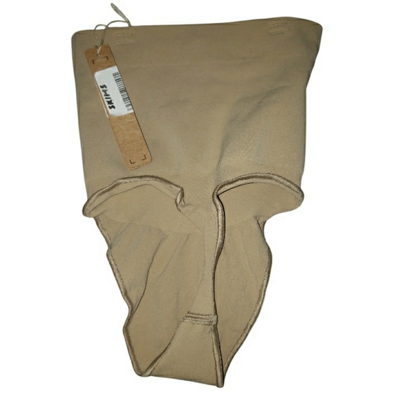 SKIMS Other - NWT SKIMS Seamless Sculpt Thong- XS